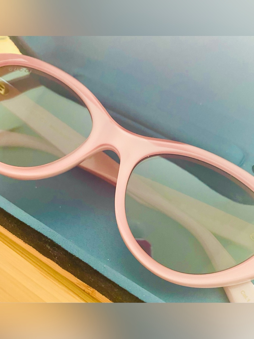 Gucci Women's Pink Cat-Eye Sunglasses Gucci Pink Sunglasses Pink Cat Eye Sunnies - Picture 5 of 5